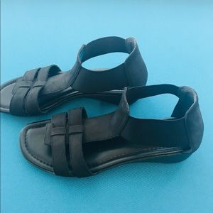 THE FLEXX SANDAL. “Band Together” Size 8. 💋